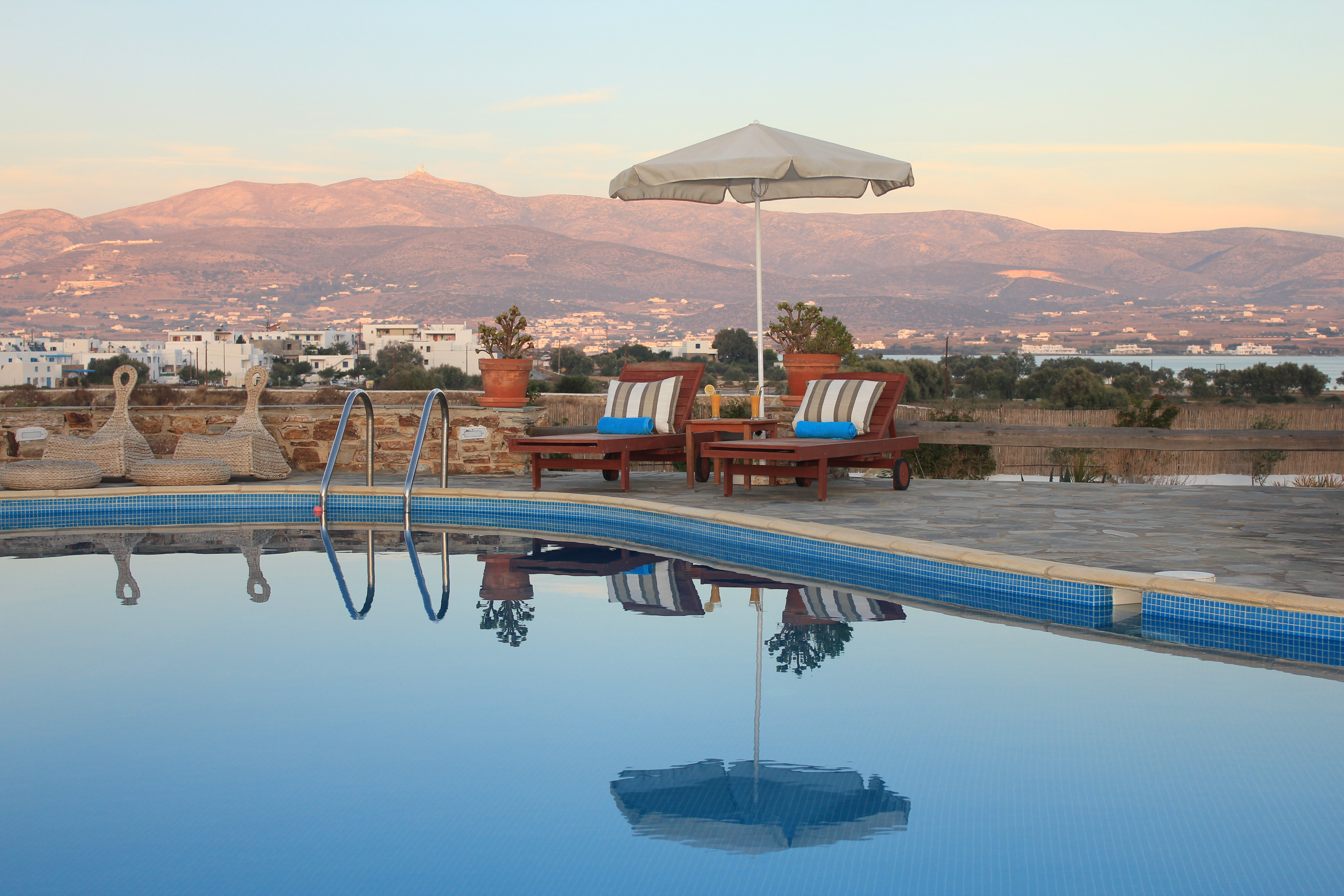 ANTIPAROS: KASTRO