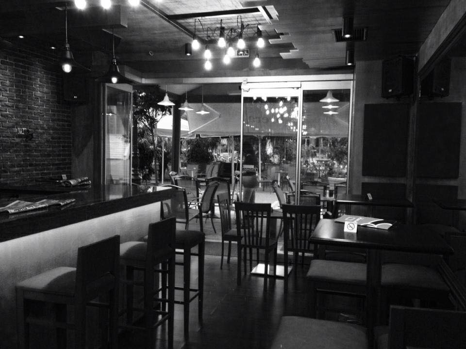 PYRGOS: BRERA CAFE-BAR