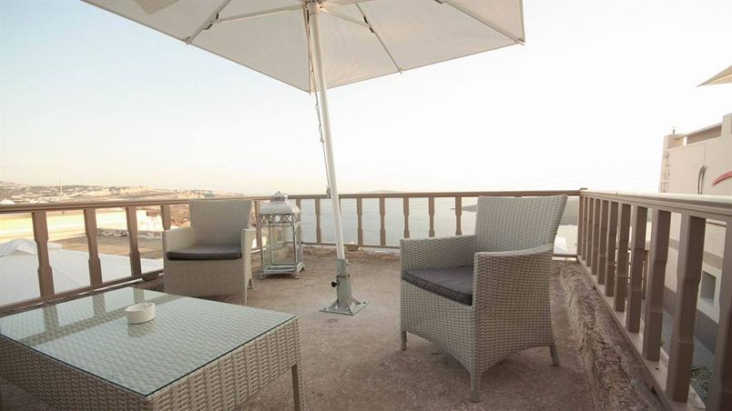 Φηρά: Lava Suites & Lounge