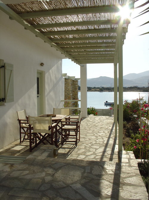 ANTIPAROS: MIKE'S PLACE