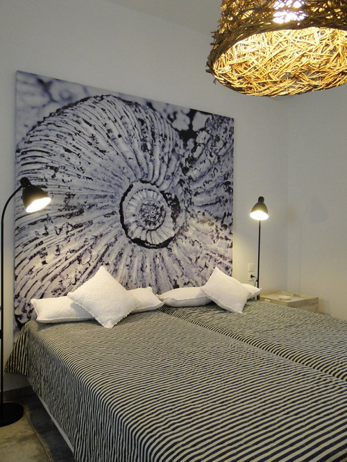 ANTIPAROS: MIKE'S PLACE