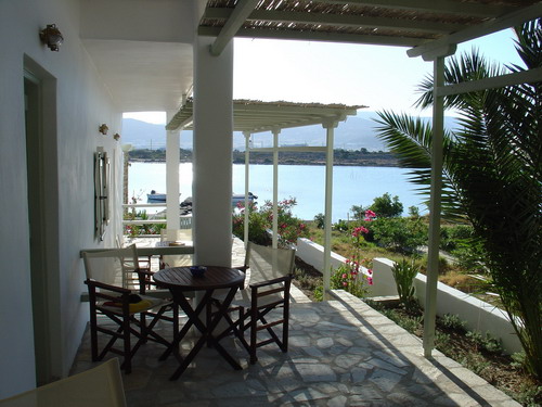 ANTIPAROS: MIKE'S PLACE