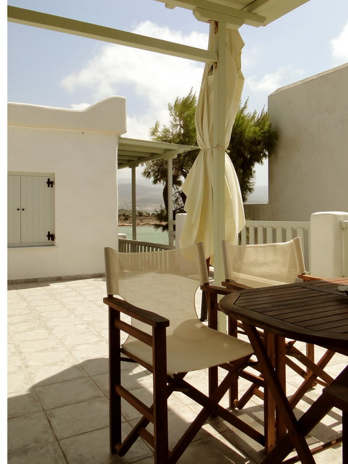 ANTIPAROS: MIKE'S PLACE