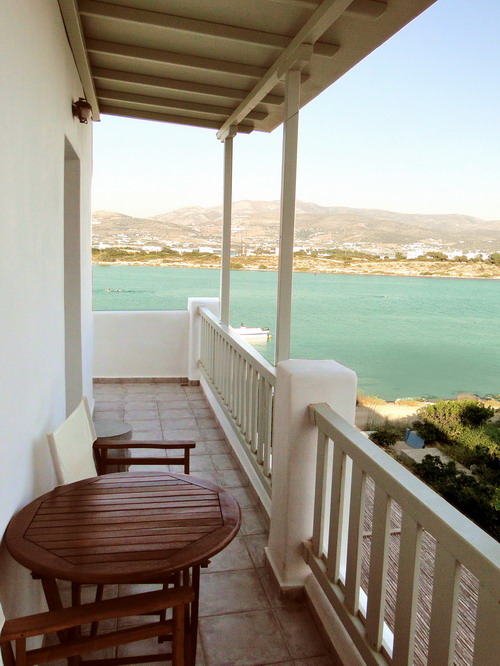 ANTIPAROS: MIKE'S PLACE