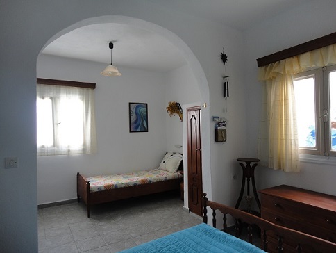 SIKINOS: OSTRIA STUDIOS MOLOS