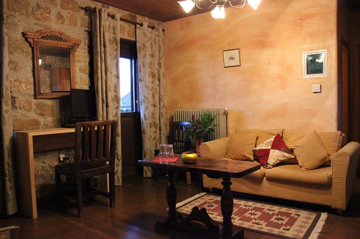 XYLOKASTRO: CHELYDOREA COUNTRY HOUSE