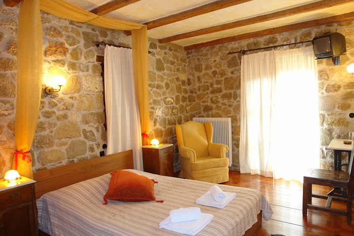 XYLOKASTRO: CHELYDOREA COUNTRY HOUSE