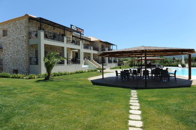 FOINIKOUNTA: DIMITRIOS TSOKAS-TSOKAS HOTEL-APARTMENTS