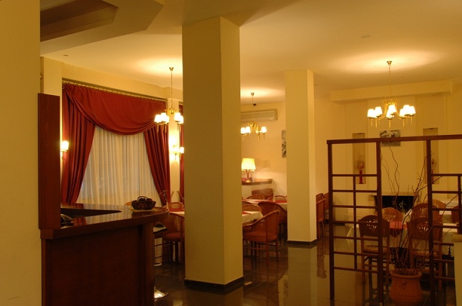 KALAMPAKA: HOTEL REX