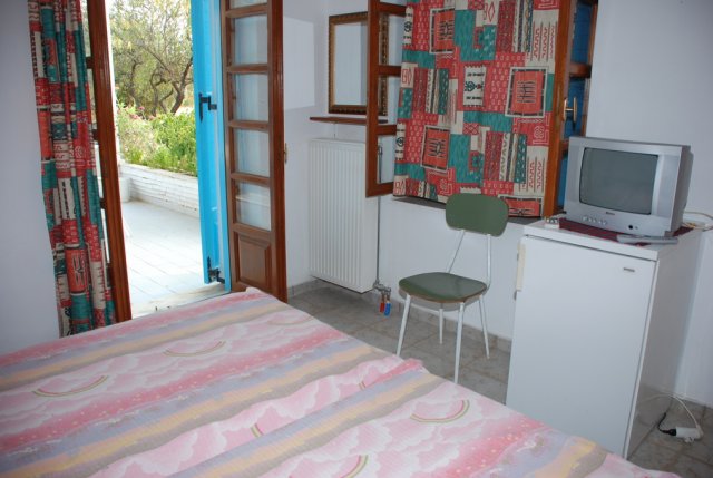KYTHIRA: MANOLIS KALLIGEROS